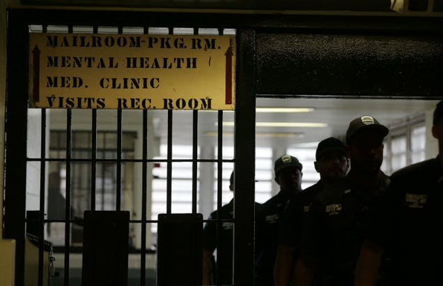 Lawsuit: Rikers Guards Ignored Dying Teen as His Heart Ruptured