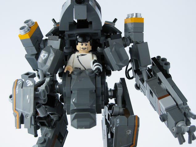The Incredible World of Giant LEGO Mechs