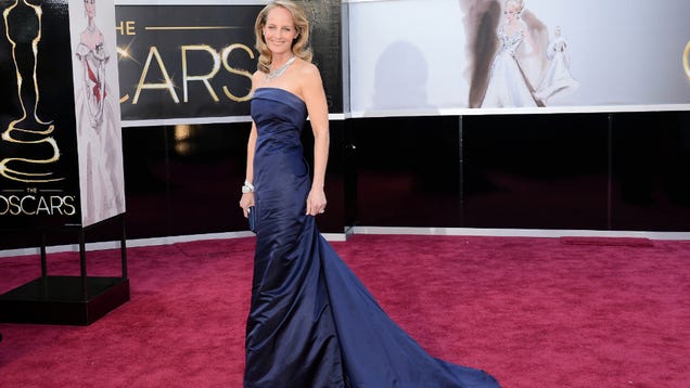 Anne Hathaway Changed Her Oscars Dress From Valentino to Prada at the Last Minute