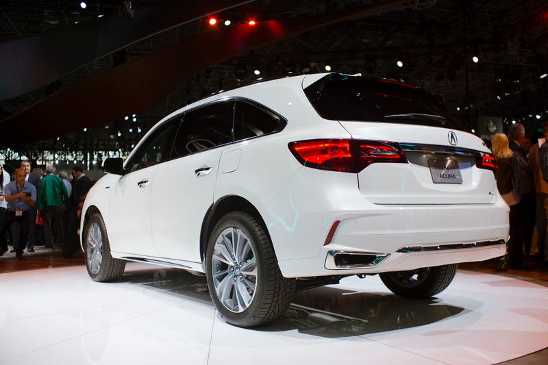 The 2017 Acura MDX Still Looks Cheap