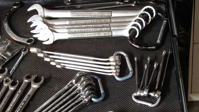 Organize Your Wrenches with Carabiners