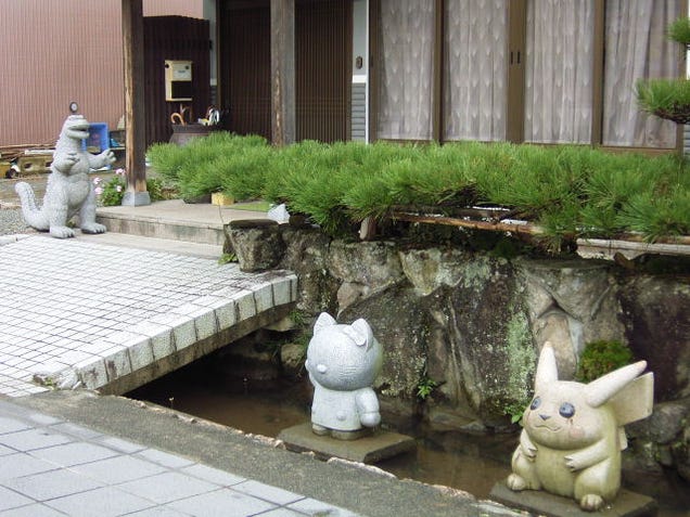 Japan's Cute and Nerdy Stone Statues Will Delight You