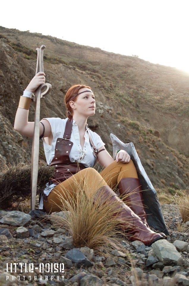 Nothing Says Cosplay Like Cheerleaders, Dragon Age, Catwoman and...Jak and Daxter?