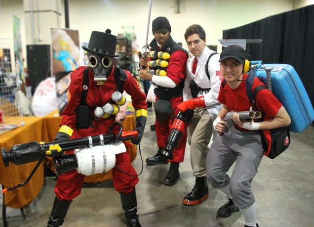 Nothing Says Cosplay Like Cheerleaders, Dragon Age, Catwoman and...Jak and Daxter?