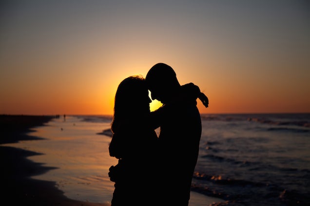 Couple Fucking in the Sea Hospitalized After Getting Stuck Together