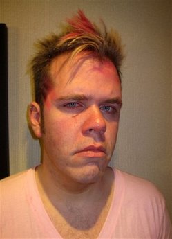Perez Hilton Apologizes For Being Perez Hilton