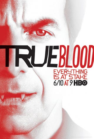 First glimpse of a fanged Chris Meloni from True Blood!