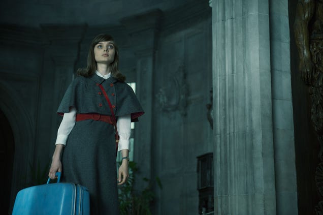 28 stills from Dark Shadows prove Tim Burton has not yet tired of pancake makeup