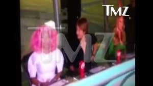 Rihanna and Chris Brown Maybe Did Sex in a Bar Bathroom Last Night