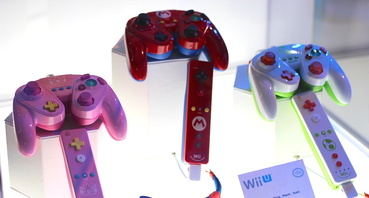 ​The New Wii U GameCube Controllers Are Super Hot