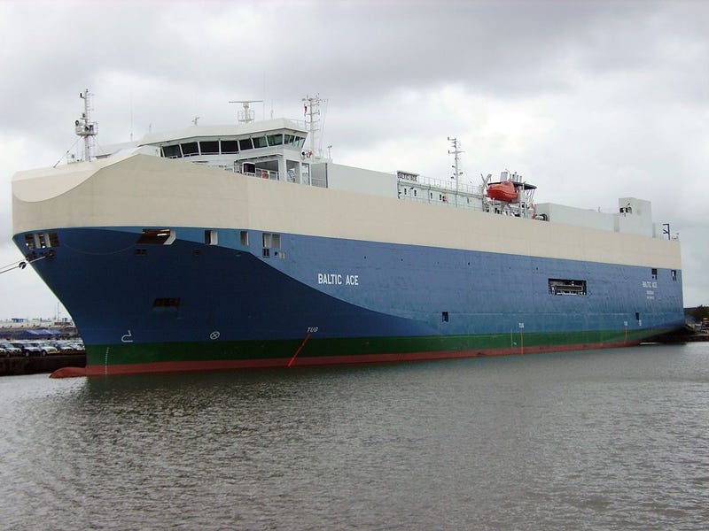 Así es el increíble proceso de rescatar un barco de 13.000 toneladas del fondo del mar