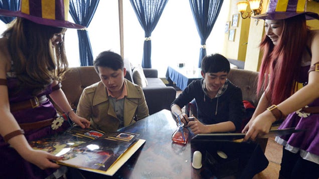 In China, There's a League of Legends Themed Restaurant. It's Totally Unofficial.
