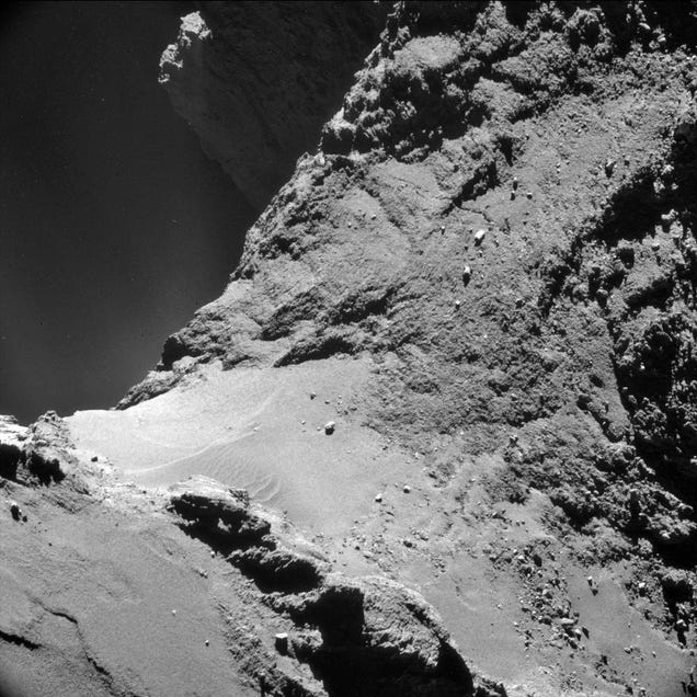 photo of Scientists discover that comet stinks and has dunes just like Earth image
