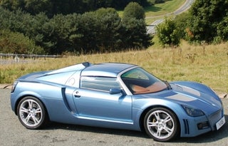 Caral V8XS Transforms Vauxhall VX220 Into V8-Powered Monster