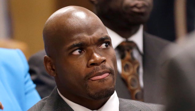 Adrian Peterson Goes On A Twitter Rant About His Contract