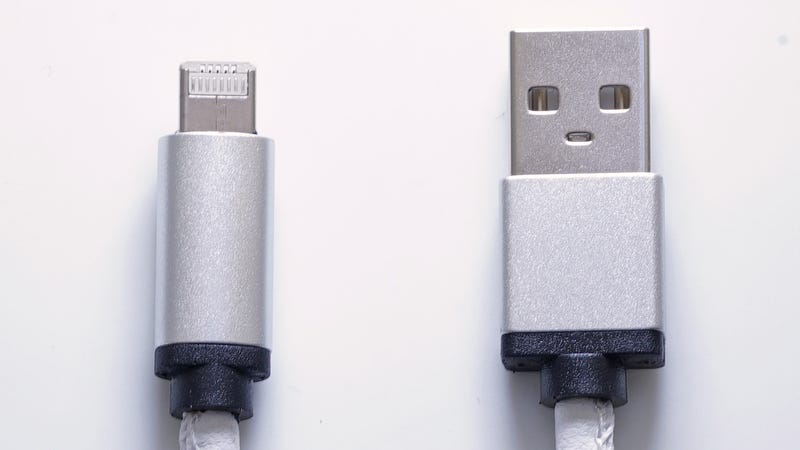 Genius Charging Cable Works on Both iOS and Android Devices at the Same Time