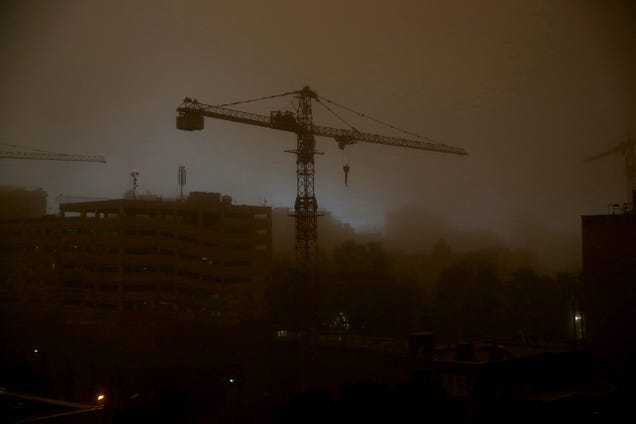 Mega-sandstorm turns Tehran into apocalyptic landscape, kills four