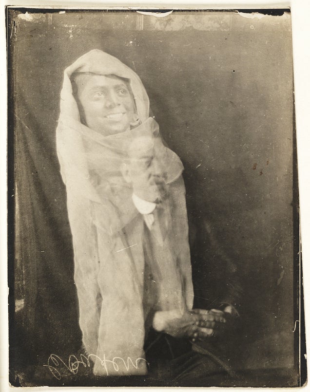 The Goofiest Old Timey Spirit Portraits Ever Photographed