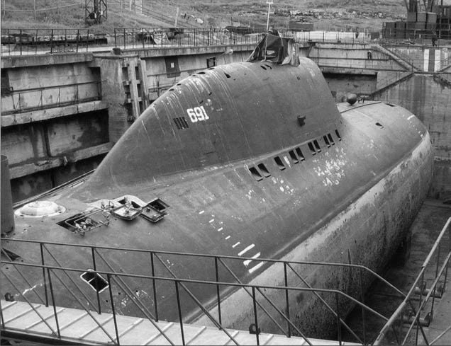 Russia's Alfa Class Was The Terrifying Hot Rod Sub Of The Cold War