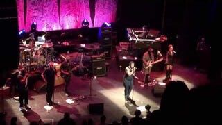 D'Angelo Did The Damn Thing, Sang 'How Does It Feel' for 14 Minutes