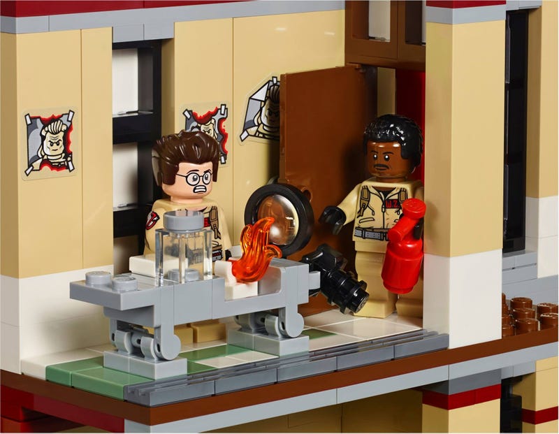 Our First Look Inside the Lego Ghostbusters Firehouse HQ Reveals So Many Wonderful Details