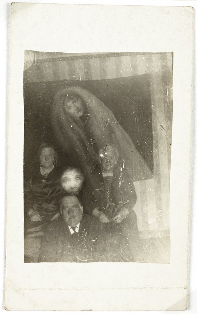 The Goofiest Old Timey Spirit Portraits Ever Photographed