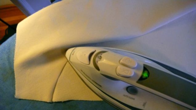 How To Make A Pair Of White Short-Shorts