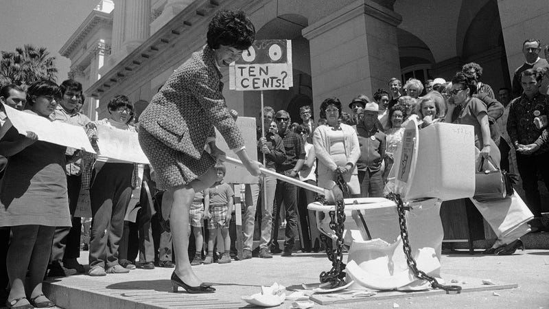 The 1970s Feminist Fight Against Pay Toilets