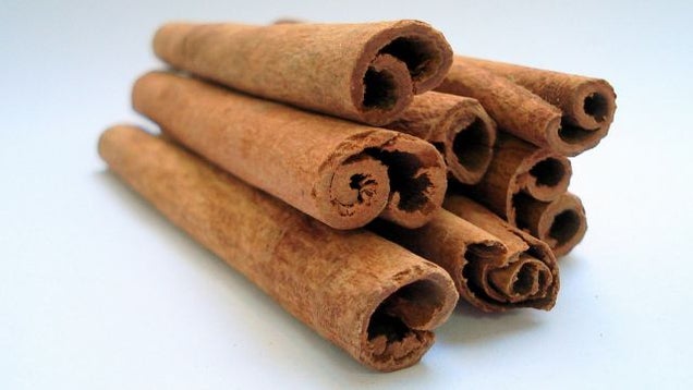 Boil Cinnamon Sticks to De-Odorize Smelly Rooms