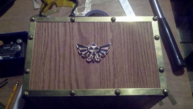 It's Dangerous To Go Alone! Take This Detailed Custom PC.