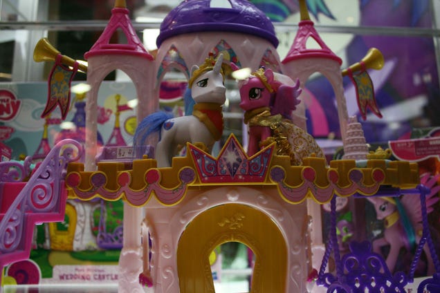 The Most Sensational Sights (and Best Things to Buy) on the Comic-Con Floor