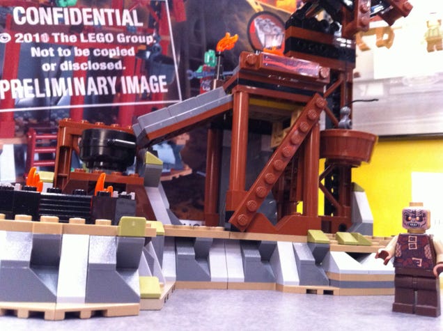 LEGO Lord of The Rings, Avengers, and Deadpool debut at Toy Fair!