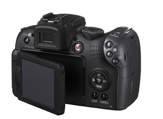 Canon 10MP SX10 Boasts 20x Optical Zoom Lens