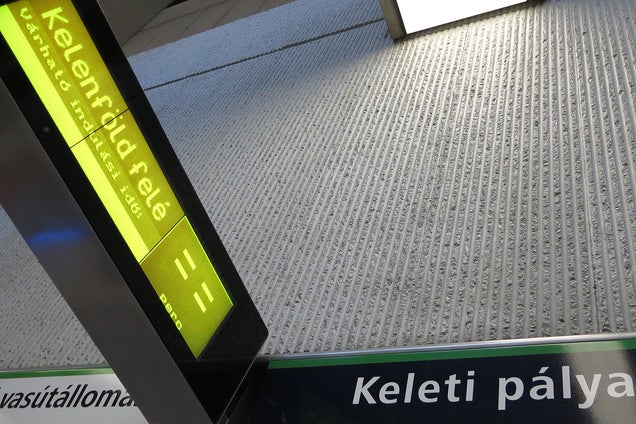 La nueva línea de metro de Budapest es un psicodélico viaje de diseño 656038493950694985