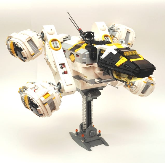 These LEGO Prometheus models need tiny, smarmy androids