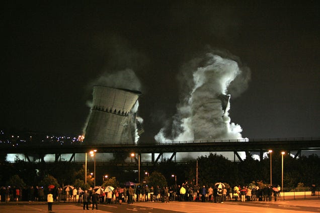 The Pyrotechnic Tragedy of Sheffield's Hyperbolic Cooling Towers
