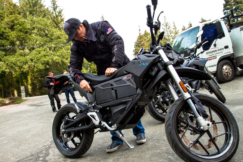 Ride Review: The Zero FXS And DSR Prove Electric Motorcycles Keep Getting Better