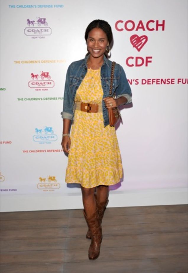 Emma Robert Pulls Off The Canadian Tuxedo