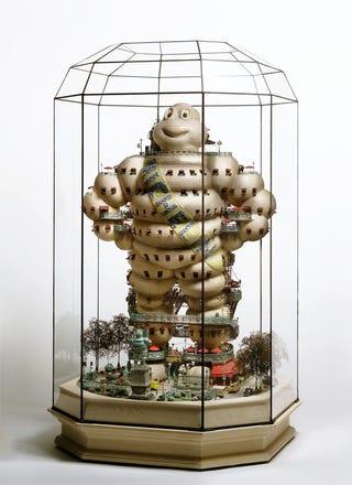 Artist transforms bonsai trees and empty cans into insane Lilliputian cities