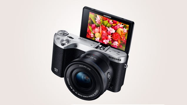 Samsung's NX500 Is Its Most Powerful Camera Shrunk Into a Small Body
