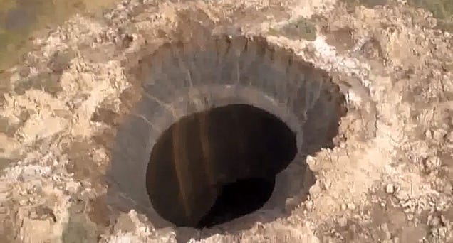 ¿Qué ha causado este inusual agujero gigante en Siberia?