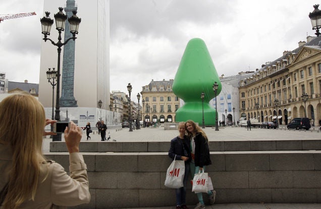 French President Loves Enormous Butt Plug No Matter What the Haters Say