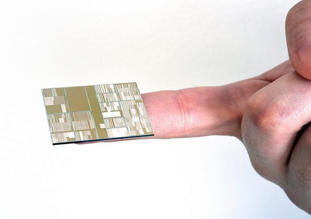 IBM logra fabricar el primer procesador funcional de solo 7 nanómetros