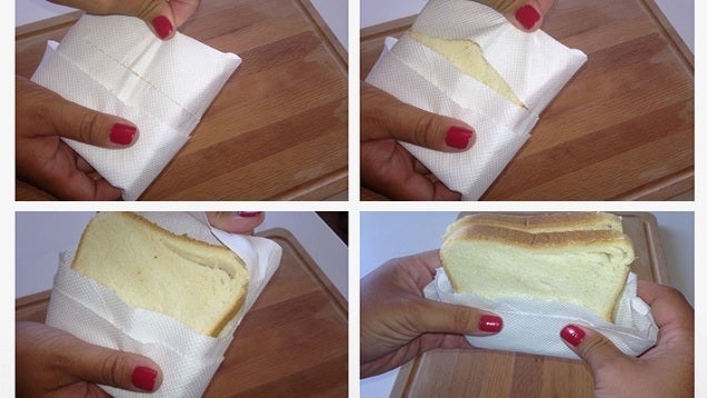 Make an Easy Peel Away Wrapper for Your Sandwich with Paper Towels