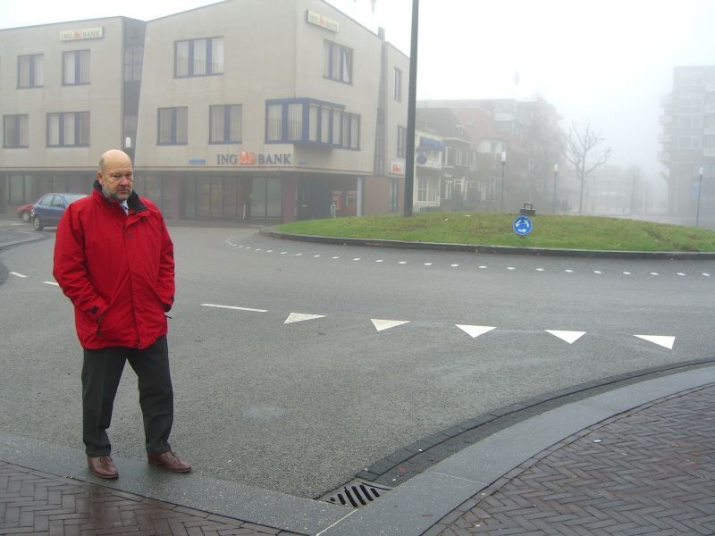 Why Street Signs Make Traffic More Dangerous