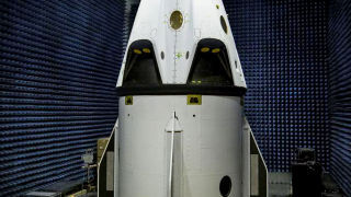 Photo: New Dragon crew spaceship almost ready for test flight