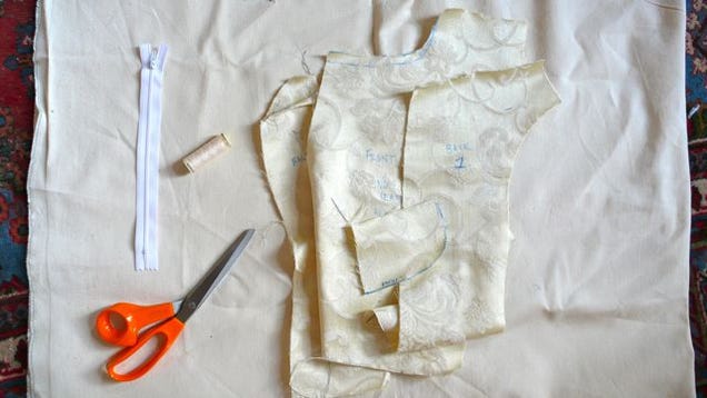 How To Make A Pair Of White Short-Shorts