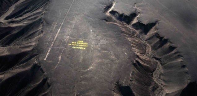 Un vídeo grabado con drones confirma los daños de Greenpeace a Nazca