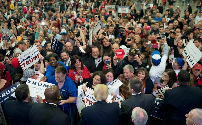 Romney to take aim at 'phony' Trump