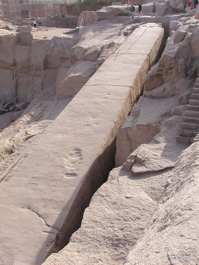 Arqueólogos descubren el mayor bloque de piedra tallado por el hombre
